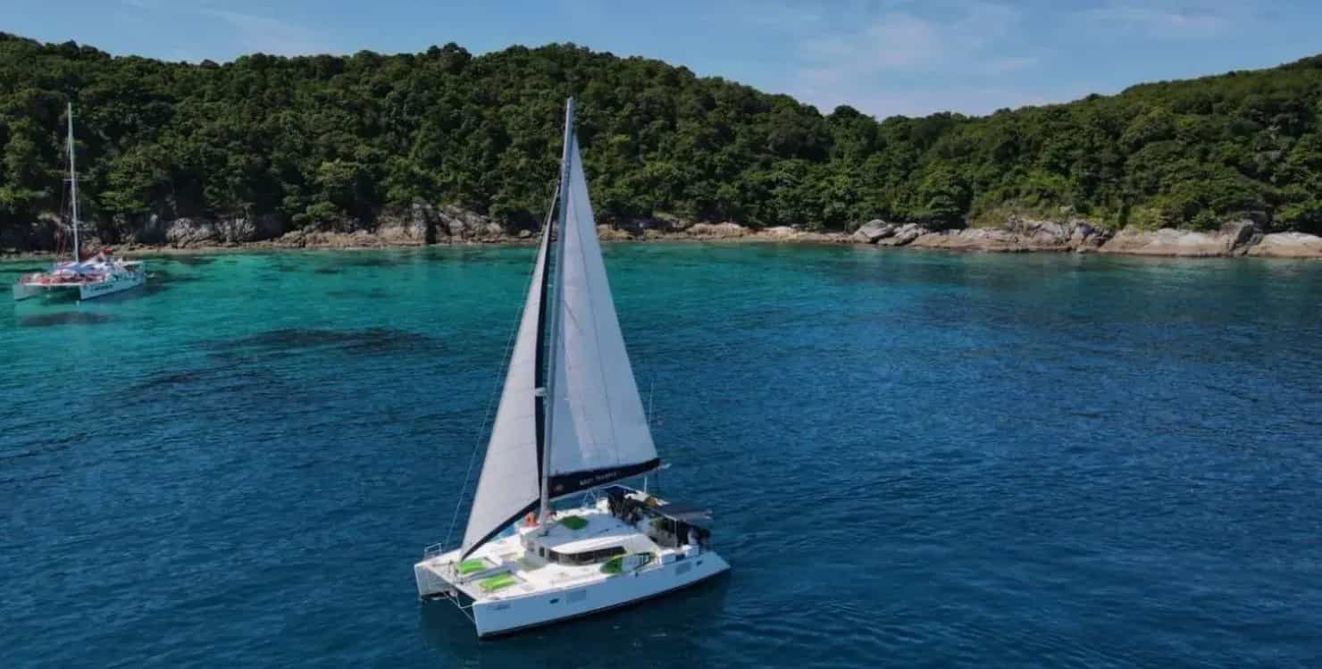 Lagoon 440 (Lemon) Catamaran Rental main