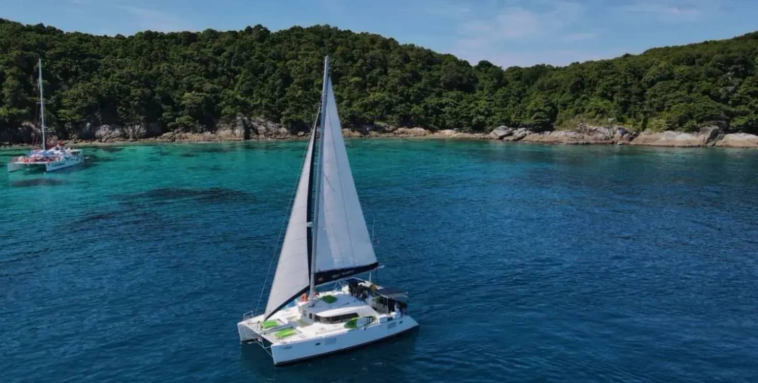 Lagoon 440 (Lemon) Catamaran Rental