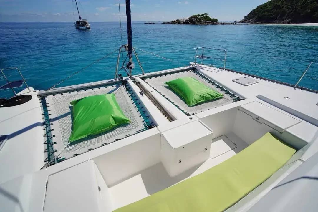 Lagoon 440 (Lemon) Catamaran Rental 4