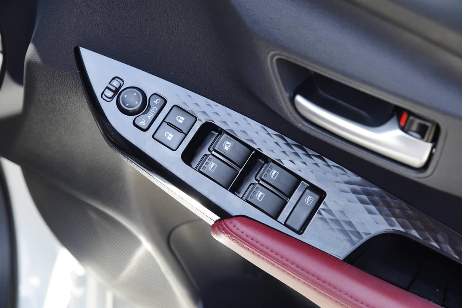 Toyota Yaris Ativ Premium Luxury 3